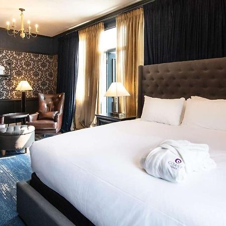 Midnight Sun, A Coast Hotel ドーソン・シティ エクステリア 写真