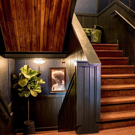Midnight Sun, A Coast Hotel ドーソン・シティ エクステリア 写真