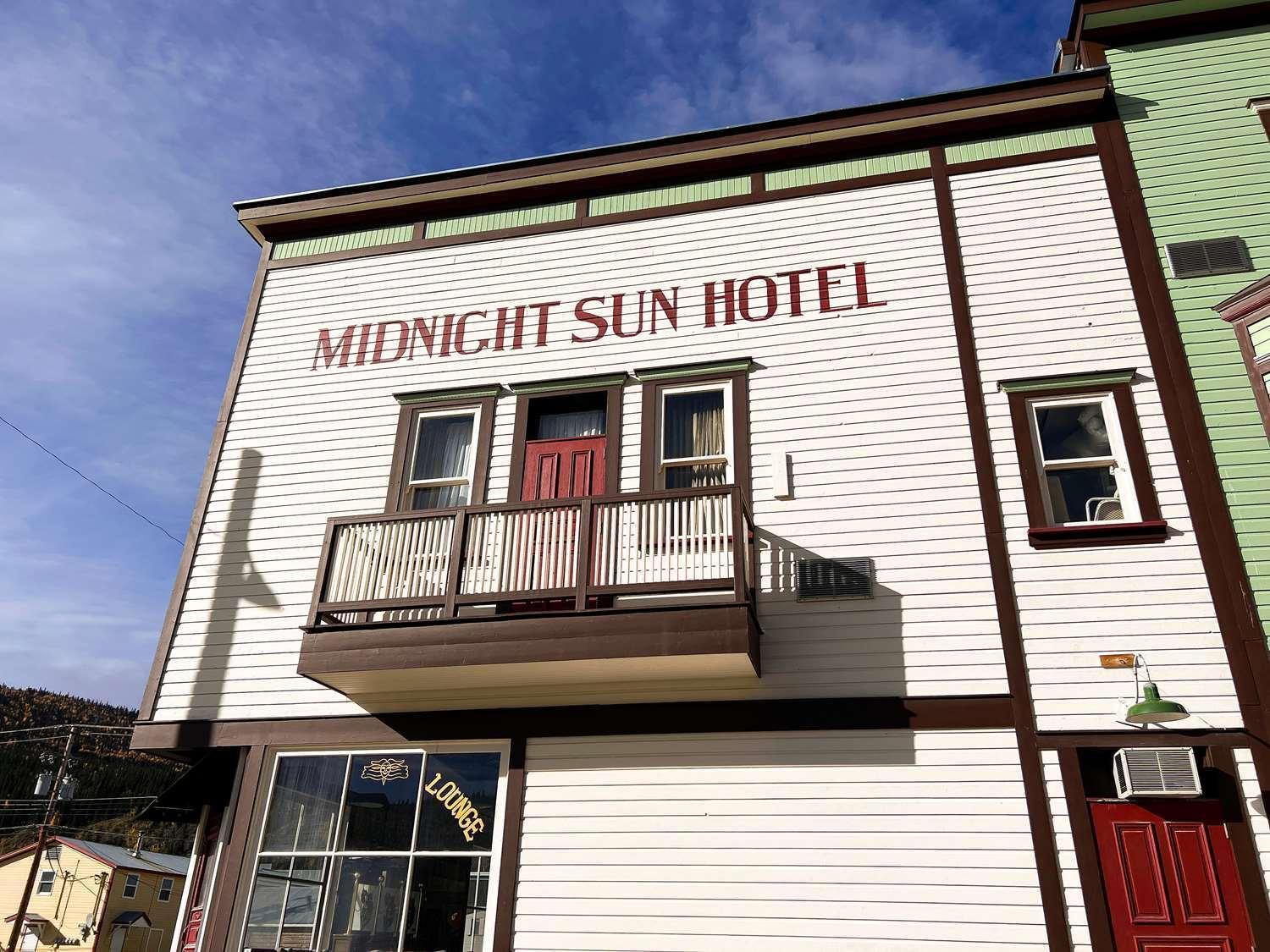 Midnight Sun, A Coast Hotel ドーソン・シティ エクステリア 写真