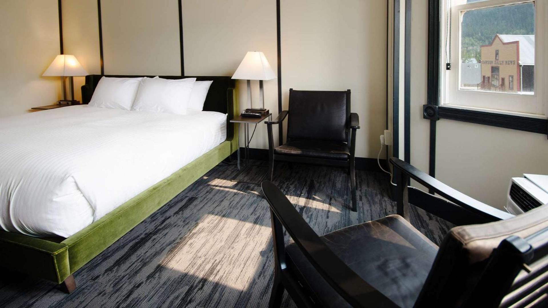 Midnight Sun, A Coast Hotel ドーソン・シティ エクステリア 写真