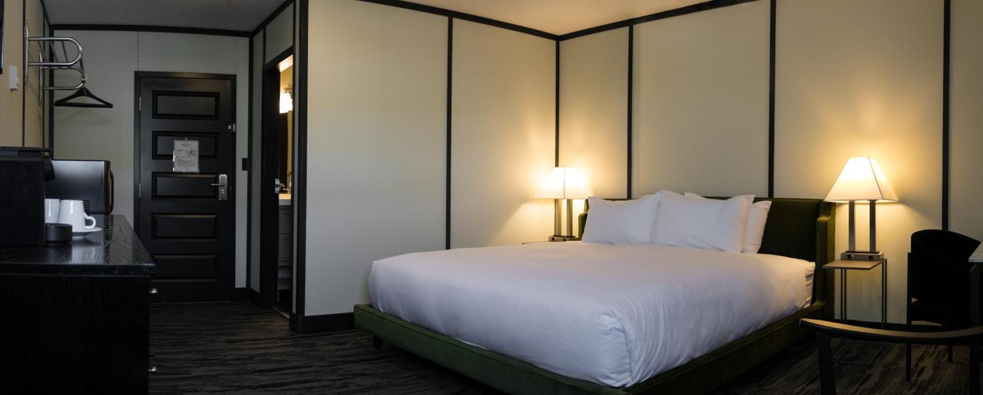 Midnight Sun, A Coast Hotel ドーソン・シティ エクステリア 写真