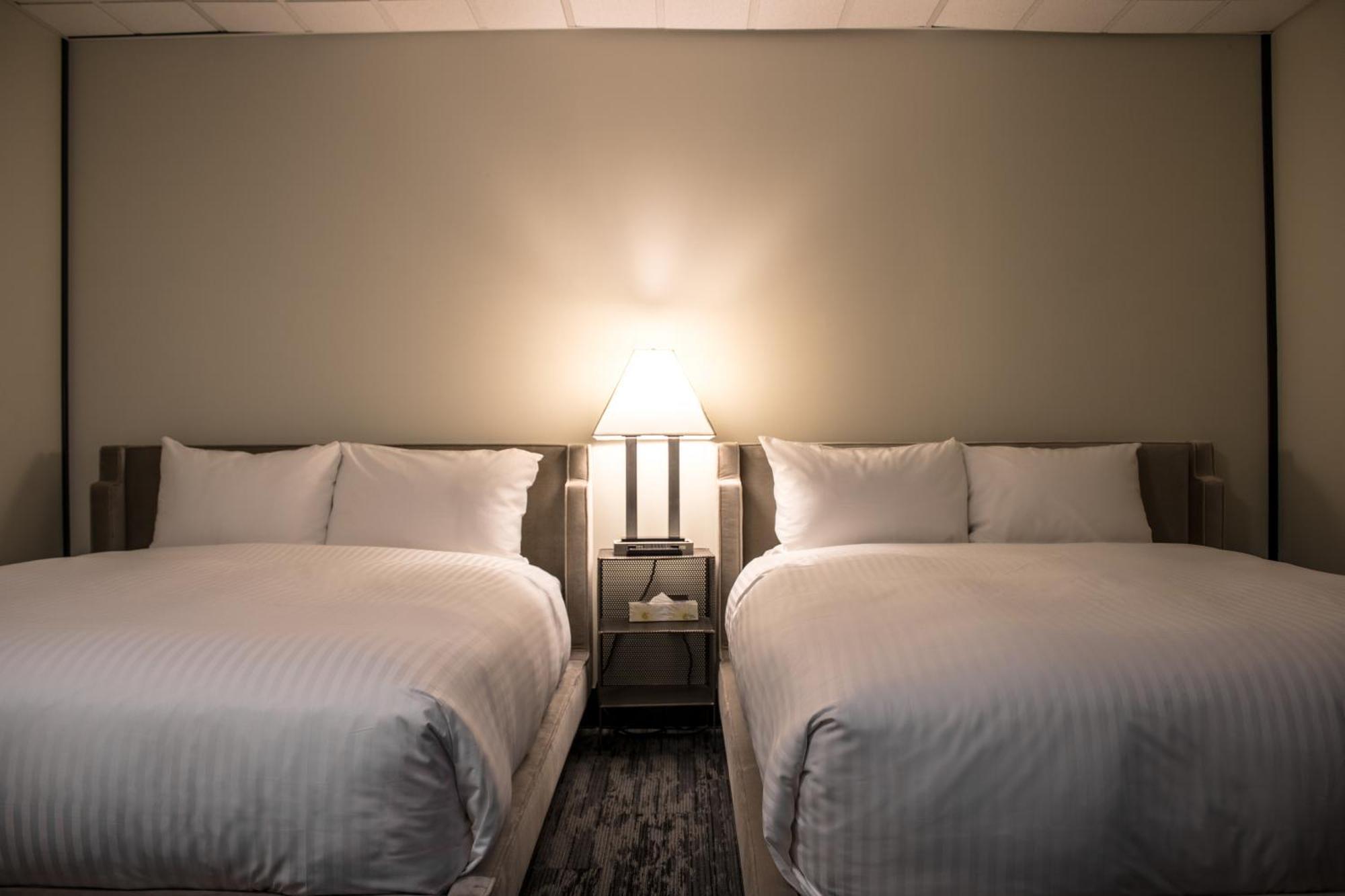 Midnight Sun, A Coast Hotel ドーソン・シティ エクステリア 写真